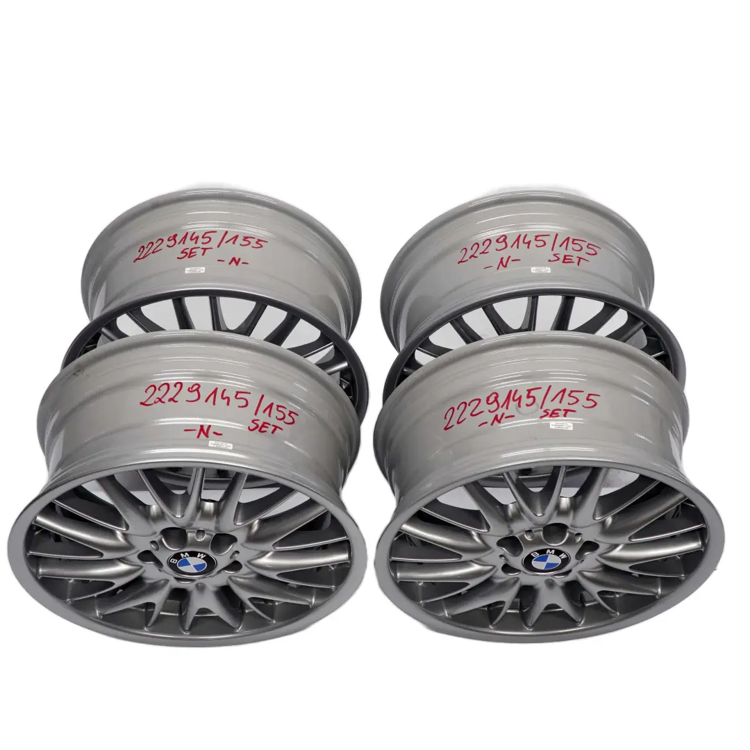Silber Komplettes 4x Rad Alufelgen Alu Felge Felgen 18" V-Speiche 72 für BMW E46 mit Teilenummer 2229145/2229155 BMW E46 Silber Komplettes 4x Rad Alufelgen Alu Felge Felgen 18" V-Speiche 72 - SKU 2229145/2229155 - Teilenummer 2229145/2229155