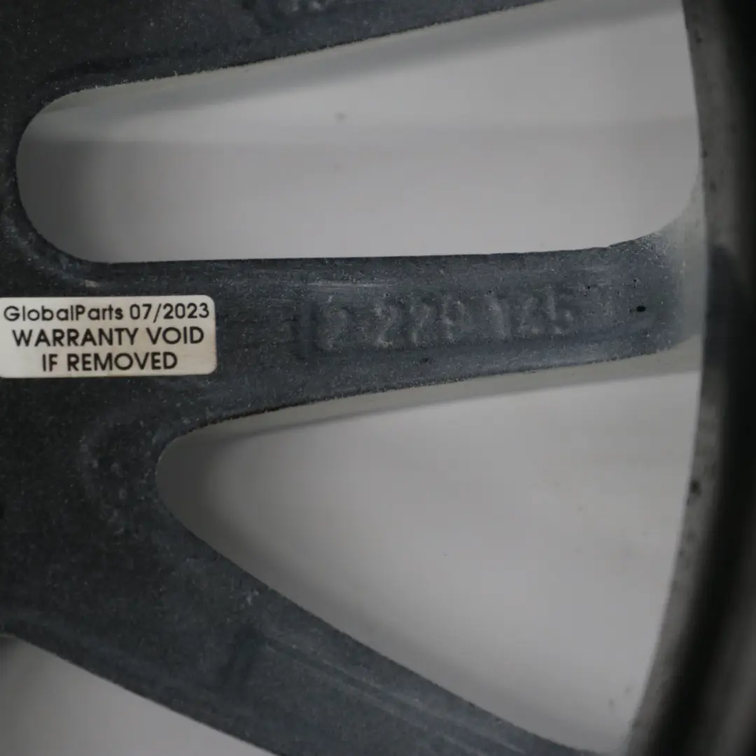 Cerchio in lega anteriore bianco a raggi V 72 18" 8J ET:47 per BMW E46 con numero di parte 2229145 BMW E46 Cerchio in lega anteriore bianco a raggi V 72 18" 8J ET:47 - SKU 2229145-2 - Numero di parte 2229145