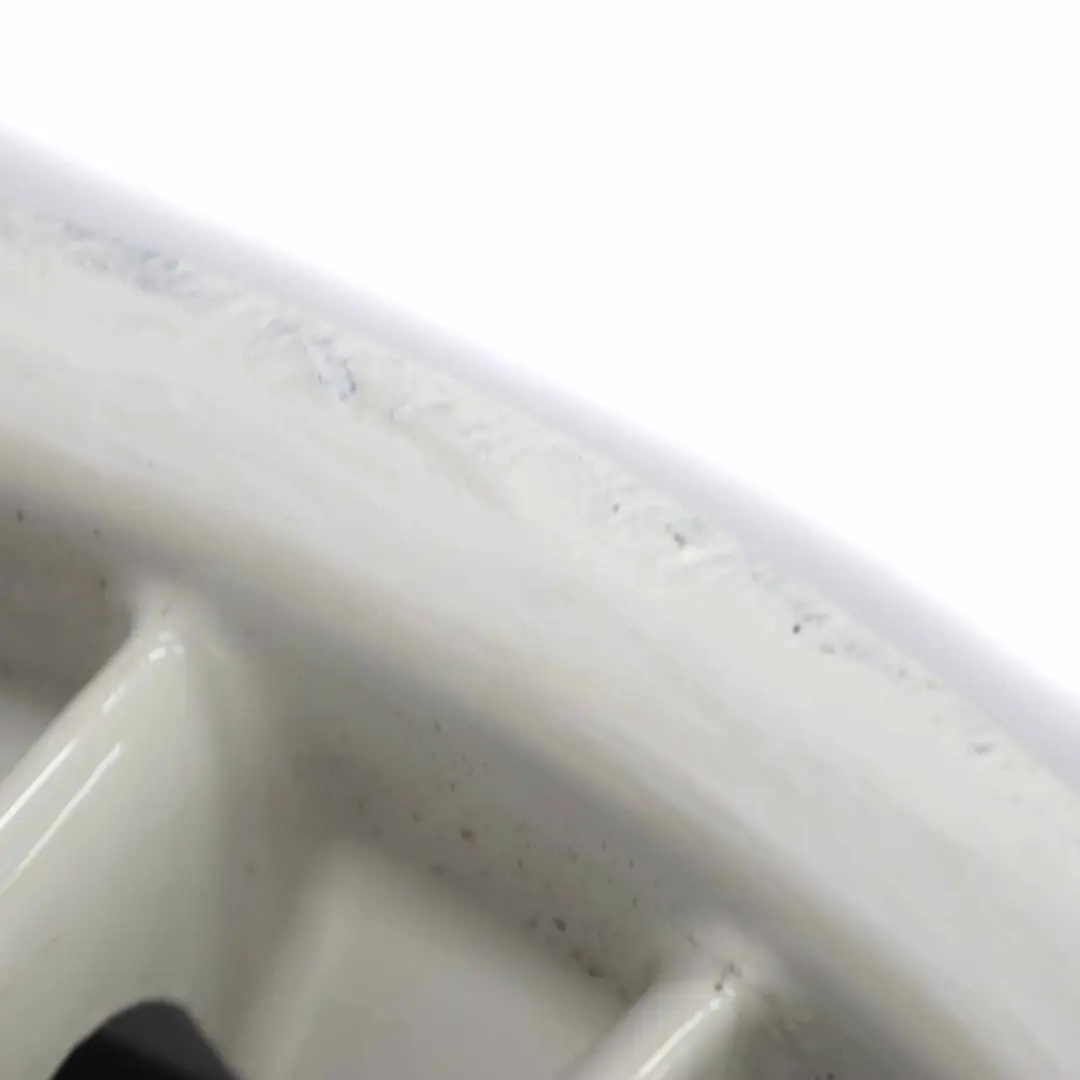 Cerchio in lega anteriore bianco a raggi V 72 18" 8J ET:47 per BMW E46 con numero di parte 2229145 BMW E46 Cerchio in lega anteriore bianco a raggi V 72 18" 8J ET:47 - SKU 2229145-2 - Numero di parte 2229145