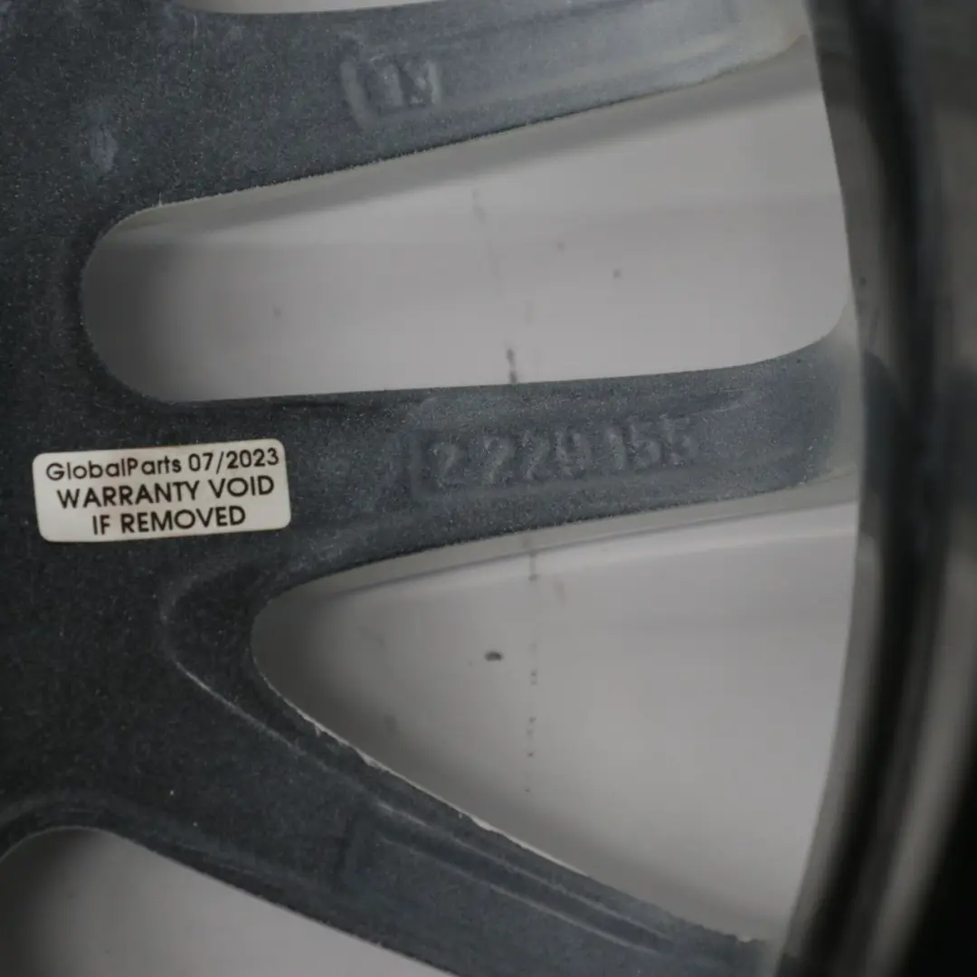 Ruota posteriore bianca Cerchio lega V raggi 72 18" 8,5J ET:50 per BMW E46 con numero di parte 2229155 BMW E46 Ruota posteriore bianca Cerchio lega V raggi 72 18" 8,5J ET:50 - SKU 2229155-1 - Numero di parte 2229155