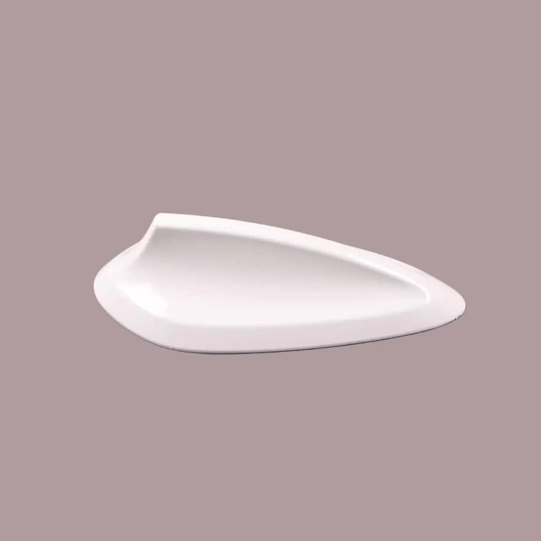Tetto Antenna Shark Fin Cover Alpinweiss per BMW F22 F30 F32 con numero di parte 2238586 BMW F22 F30 F32 Tetto Antenna Shark Fin Cover Alpinweiss - SKU 2238586-AW - Numero di parte 2238586