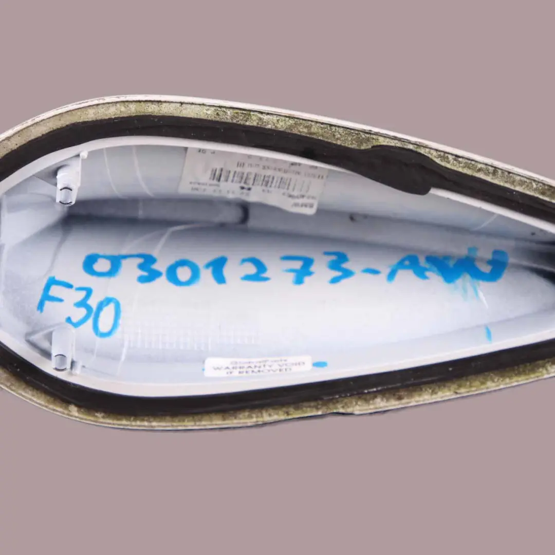 Tetto Antenna Shark Fin Cover Alpinweiss per BMW F22 F30 F32 con numero di parte 2238586 BMW F22 F30 F32 Tetto Antenna Shark Fin Cover Alpinweiss - SKU 2238586-AW - Numero di parte 2238586