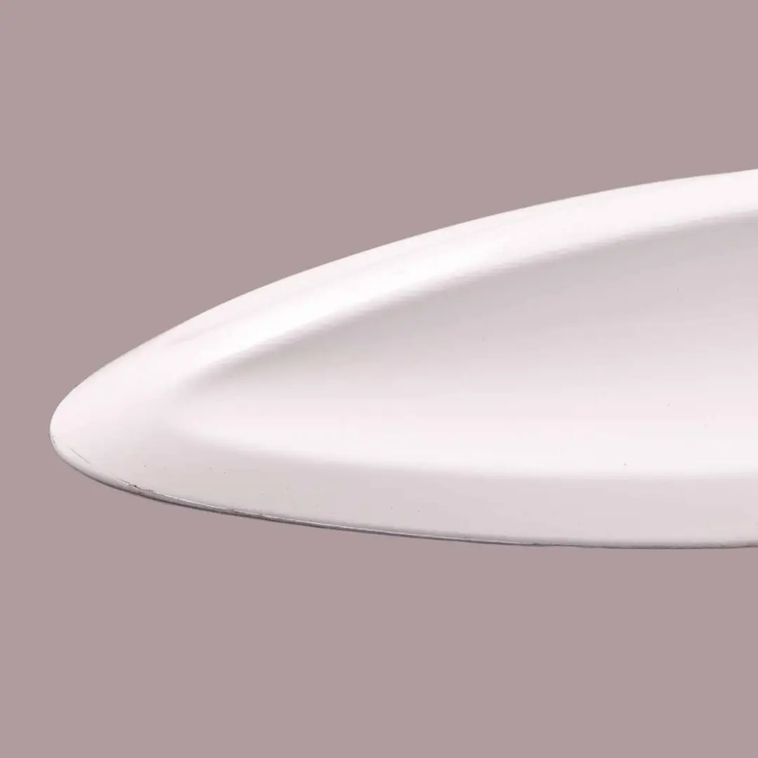 Tetto Antenna Shark Fin Cover Alpinweiss per BMW F22 F30 F32 con numero di parte 2238586 BMW F22 F30 F32 Tetto Antenna Shark Fin Cover Alpinweiss - SKU 2238586-AW - Numero di parte 2238586