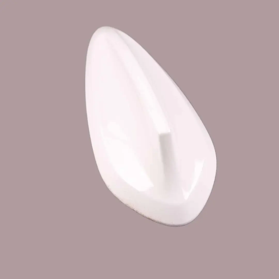 Tetto Antenna Shark Fin Cover Alpinweiss per BMW F22 F30 F32 con numero di parte 2238586 BMW F22 F30 F32 Tetto Antenna Shark Fin Cover Alpinweiss - SKU 2238586-AW - Numero di parte 2238586
