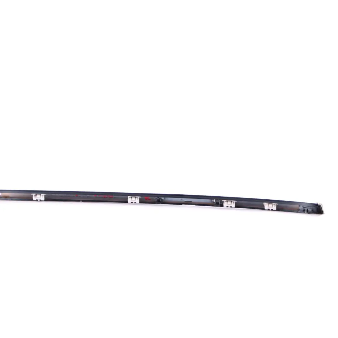 Modanatura tetto Ringhiera Grondaia Trim Destra Imperial Blu Brillante per BMW F30 con numero di parte 2239973 BMW F30 Modanatura tetto Ringhiera Grondaia Trim Destra Imperial Blu Brillante - SKU 2239973-IBB - Numero di parte 2239973