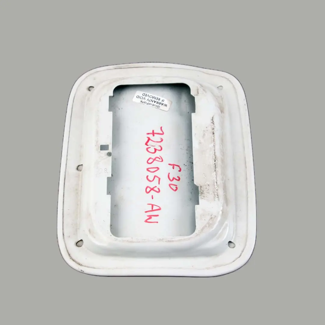 BMW 3 er F30 F80 M3 Tankdeckel Alpinweiss Weiss - 300 - SKU 2239979-AW - Teilenummer 2239979