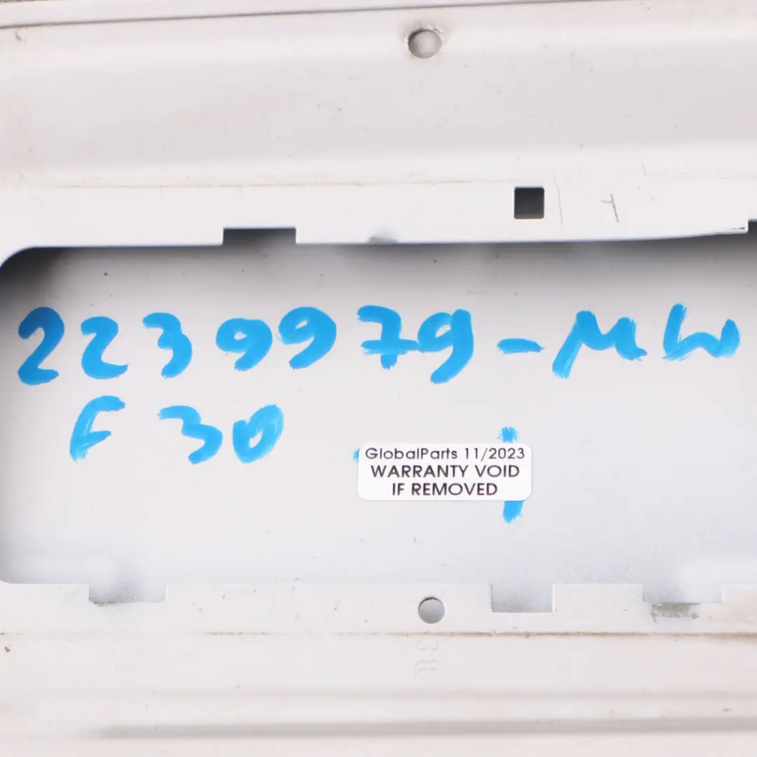 Kraftstoffeinfüllstutzen Tankklappenabdeckung Mineralweiß A96 für BMW F30 F80 M3 mit Teilenummer 2239979 BMW F30 F80 M3 Kraftstoffeinfüllstutzen Tankklappenabdeckung Mineralweiß A96 - SKU 2239979-MW - Teilenummer 2239979