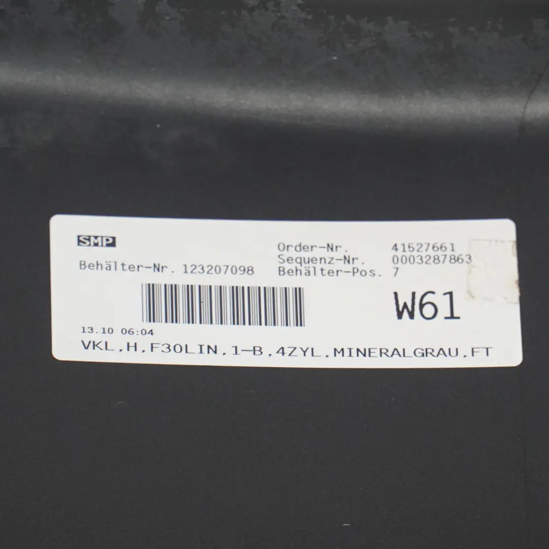 Zderzak Tylny PDC Osłona Mineralgrau Grey Metallic - B39 do BMW F30 o numerze 2239993 BMW F30 Zderzak Tylny PDC Osłona Mineralgrau Grey Metallic - B39 - SKU 2239993-MG2 - Numer Części 2239993