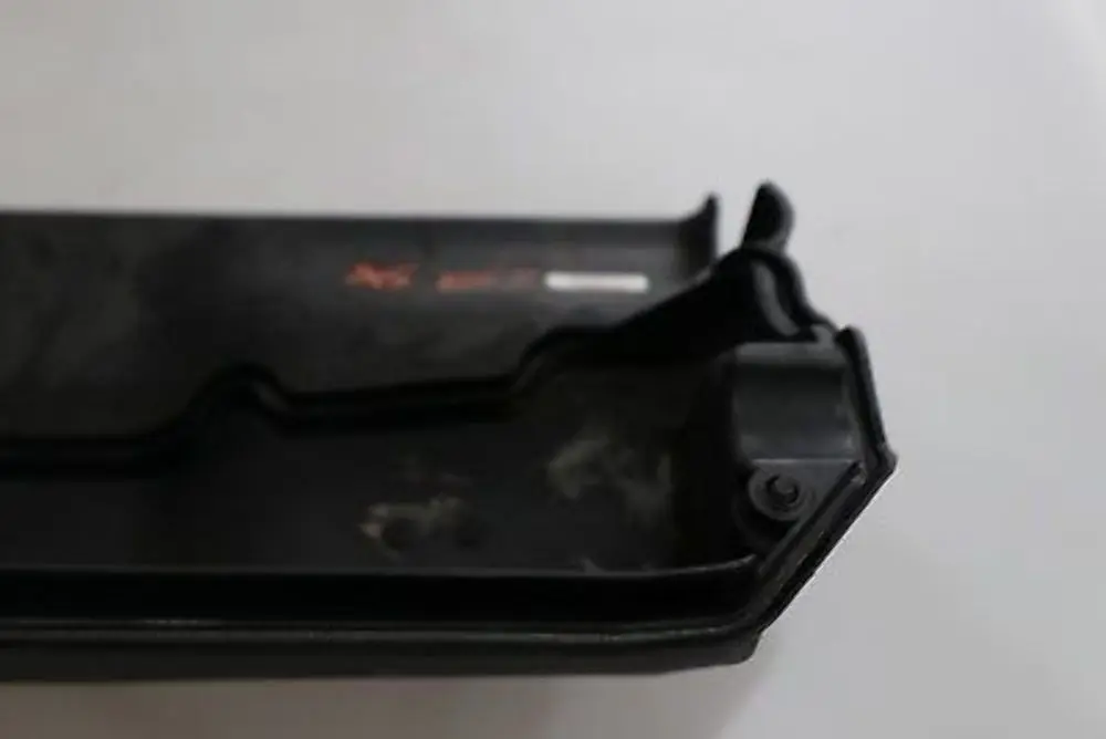 Coperchio Aspirazione Silenziatore per BMW E38 E39 X5 E53 con numero di parte 2247443 BMW E38 E39 X5 E53 Coperchio Aspirazione Silenziatore - SKU 2247443 - Numero di parte 2247443