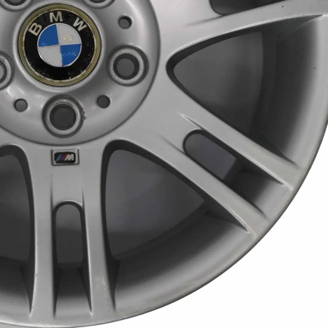 Silberne Leichtmetallfelge 17" M Doppelspeiche 97 7,5J ET:47 für BMW E46 mit Teilenummer 2282350 BMW E46 Silberne Leichtmetallfelge 17" M Doppelspeiche 97 7,5J ET:47 - SKU 2282350-1 - Teilenummer 2282350