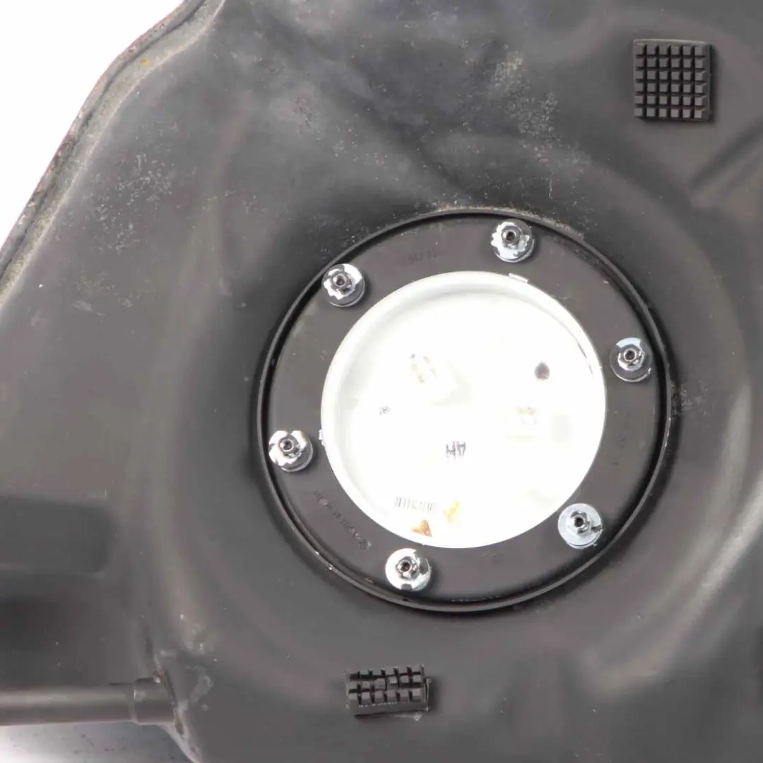 Complete Fuel Tank BMW F10 M5 F06 F12 M6 Fuel Tank Reservoir Petrol to with Part number 2284040 Complete Fuel Tank BMW F10 M5 F06 F12 M6 Fuel Tank Reservoir Petrol - SKU 2284040 - Part number 2284040