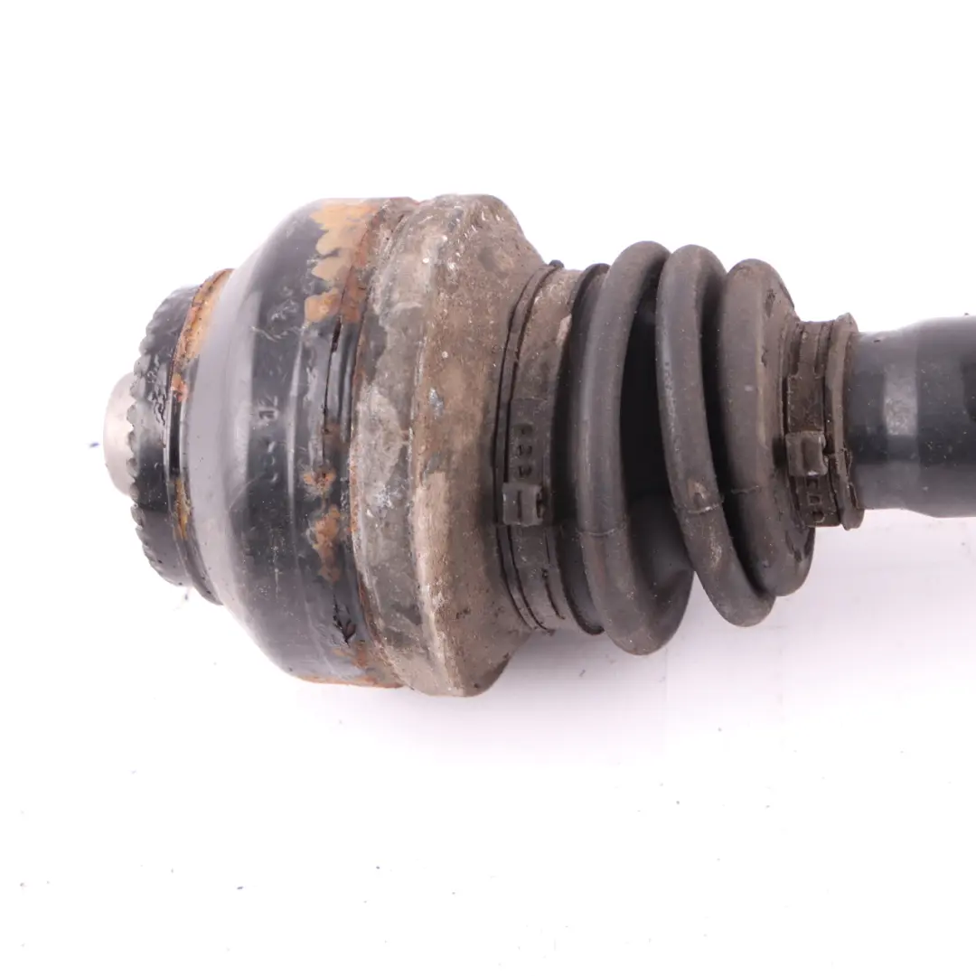 Albero trasmissione posteriore BMW F10 M5 F12 F13 M6 Assale D=40MM per con numero di parte 2284116 Albero trasmissione posteriore BMW F10 M5 F12 F13 M6 Assale D=40MM - SKU 2284116 - Numero di parte 2284116