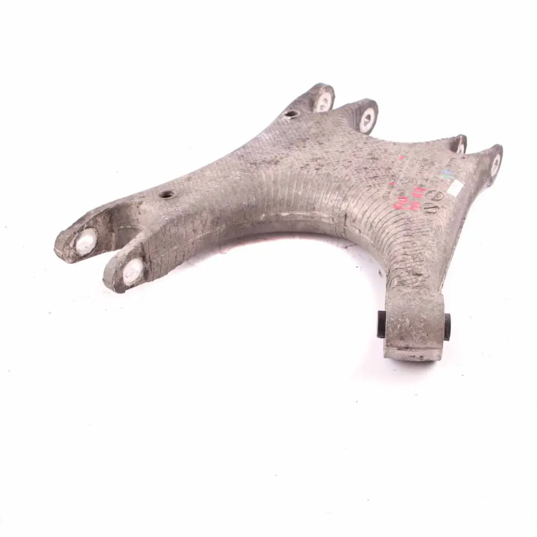 Porta ruota Swing BMW F10 M5 posteriore destra Supporto asse F12 M6 per con numero di parte 2284134 Porta ruota Swing BMW F10 M5 posteriore destra Supporto asse F12 M6 - SKU 2284134 - Numero di parte 2284134