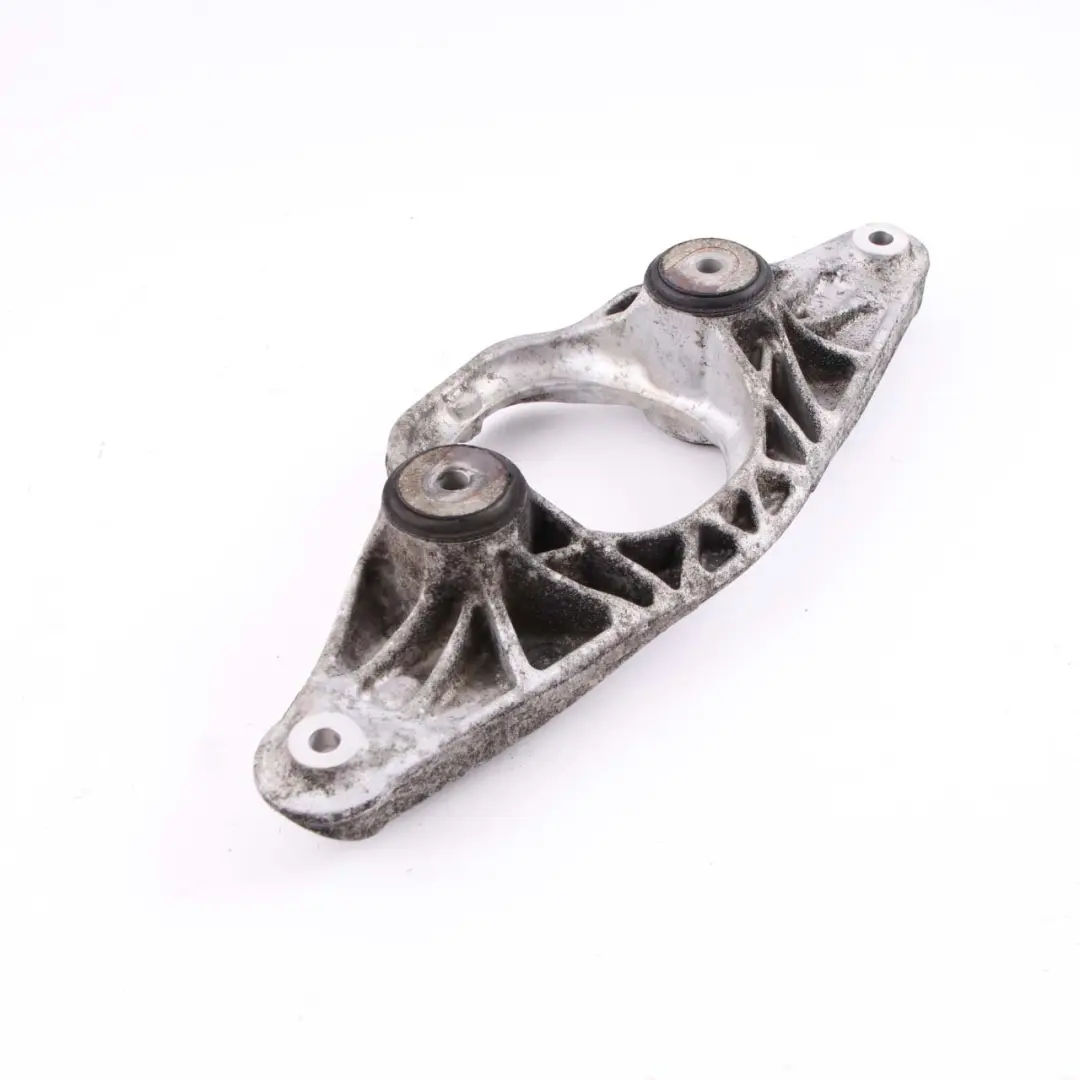 S63N Mocowanie Dyfra Przód do BMW F10 M5 F12 F13 M6 o numerze 2284474 BMW F10 M5 F12 F13 M6 S63N Mocowanie Dyfra Przód - SKU 2284474 - Numer Części 2284474