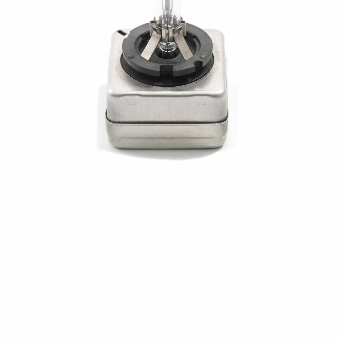 Żarówka Żarnik Xenon 35W do BMW E60 F10 F20 F30 o numerze 2296302 BMW E60 F10 F20 F30 Żarówka Żarnik Xenon 35W - SKU 2296302-12 - Numer Części 2296302