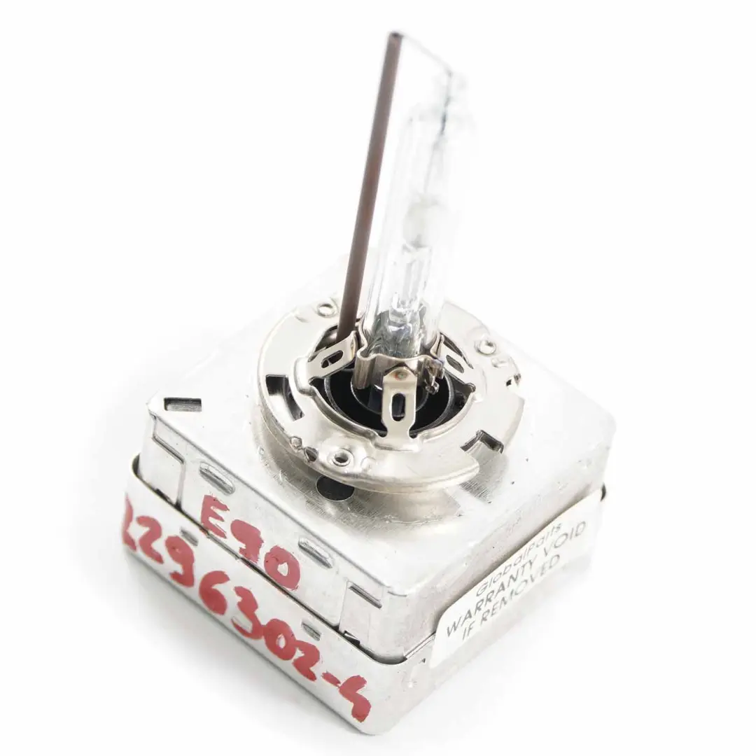 Żarówka Żarnik Philips Xenon D1S 35W do BMW E60 E90 F10 F20 o numerze 2296302 BMW E60 E90 F10 F20 Żarówka Żarnik Philips Xenon D1S 35W - SKU 2296302-4 - Numer Części 2296302