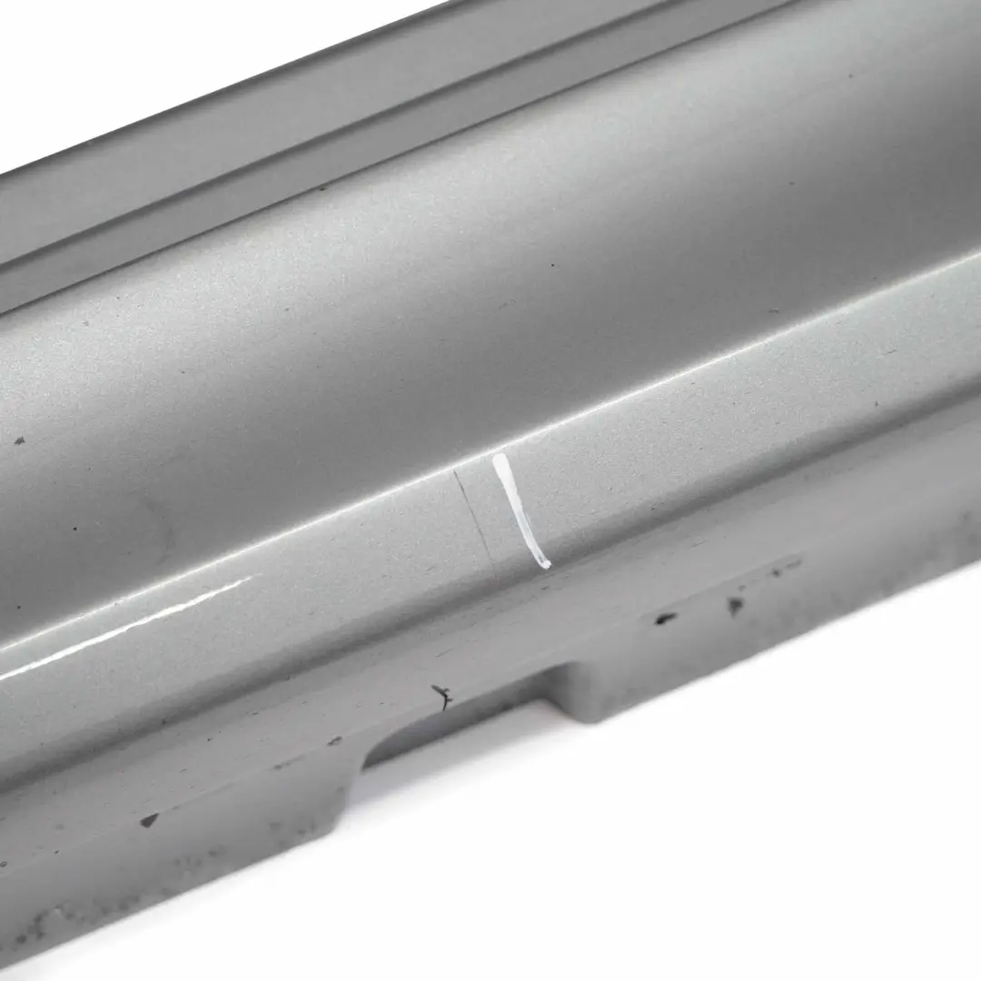 Gonna laterale M5 M Sport copri soglia porta sinistra Spacegrau - A52 per BMW F10 con numero di parte 2298067 BMW F10 Gonna laterale M5 M Sport copri soglia porta sinistra Spacegrau - A52 - SKU 2298067-SCG1 - Numero di parte 2298067