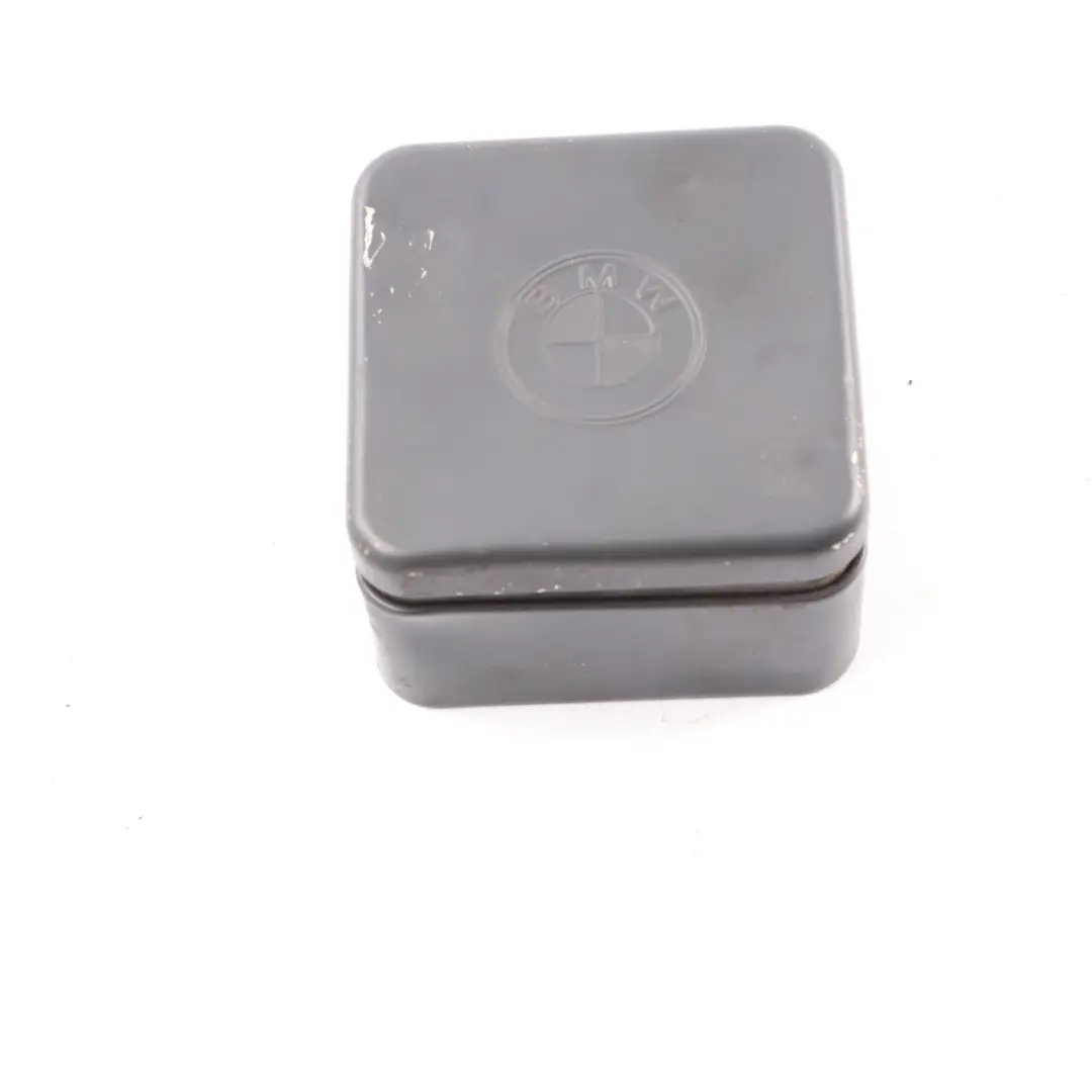 Bulb Spare Bulbs Set Case Storage Set to BMW E70 E90 F30 with Part number 2318124 BMW E70 E90 F30 Bulb Spare Bulbs Set Case Storage Set - SKU 2318124 - Part number 2318124