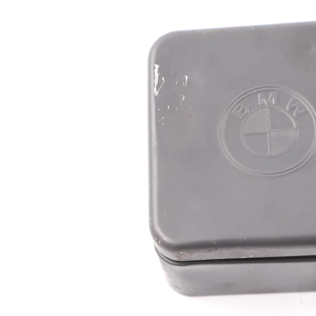 Bulb Spare Bulbs Set Case Storage Set to BMW E70 E90 F30 with Part number 2318124 BMW E70 E90 F30 Bulb Spare Bulbs Set Case Storage Set - SKU 2318124 - Part number 2318124