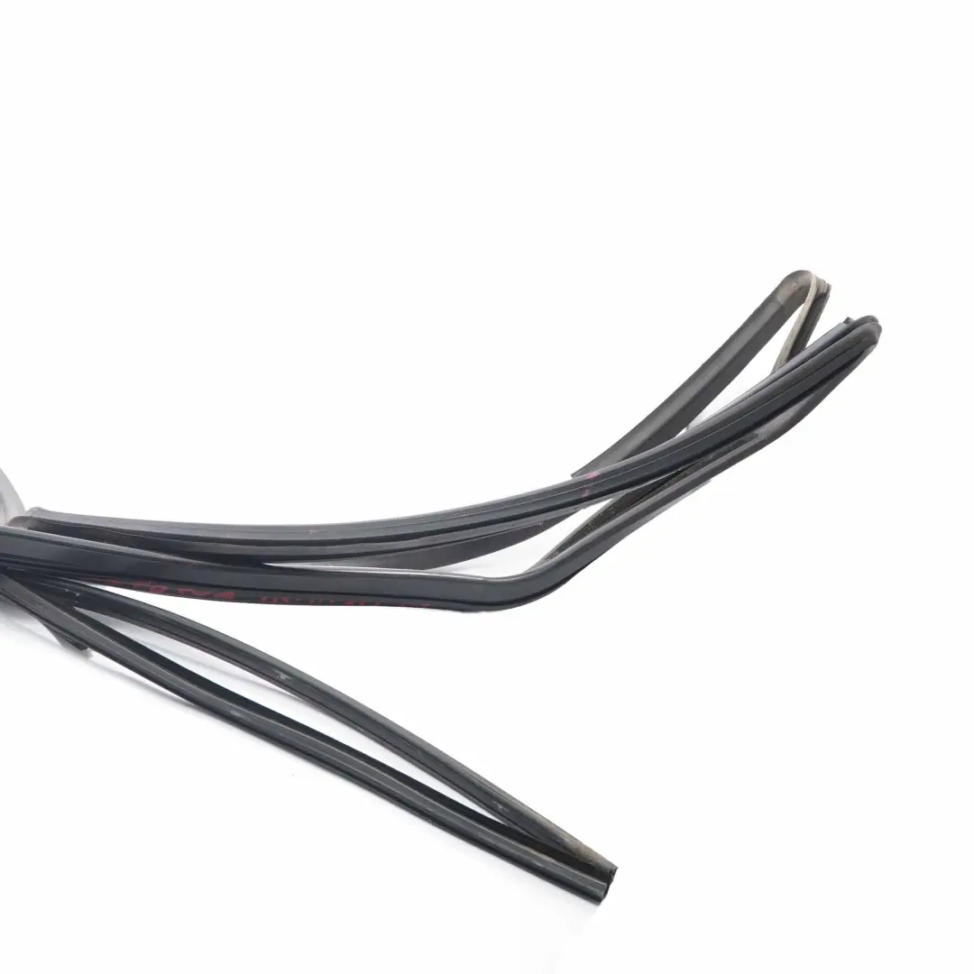 MK8 Vetro anteriore Guarnizione Telaio Porta destra per Ford Transit con numero di parte 2378702 Ford Transit MK8 Vetro anteriore Guarnizione Telaio Porta destra - SKU 2378702 - Numero di parte 2378702