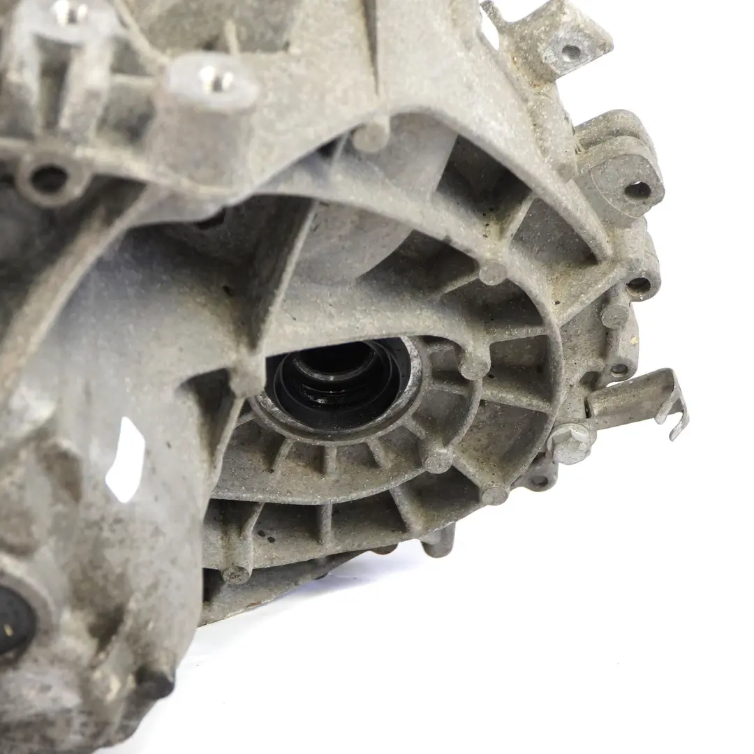 B38 Schaltgetriebe GS6-58BG AAJ GARANTIE für BMW F45 Active Tourer 218i mit Teilenummer 2385262 BMW F45 Active Tourer 218i B38 Schaltgetriebe GS6-58BG AAJ GARANTIE - SKU 2385262 - Teilenummer 2385262