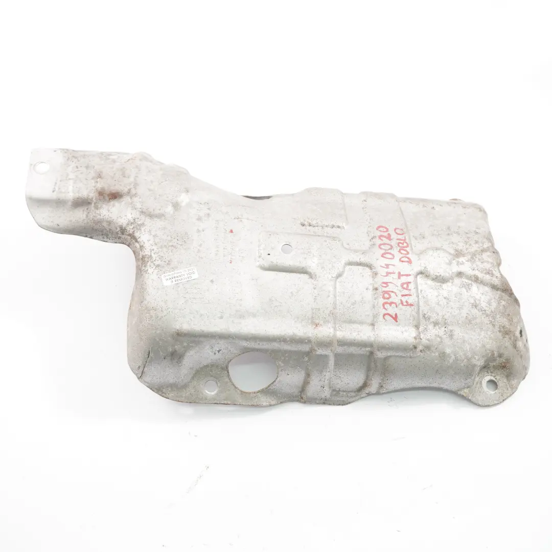 Cubierta de la placa de protección térmica catalizador para Fiat Doblo 2 con número de pieza 2399440020 Fiat Doblo 2 Cubierta de la placa de protección térmica catalizador - SKU 2399440020 - Número de pieza 2399440020