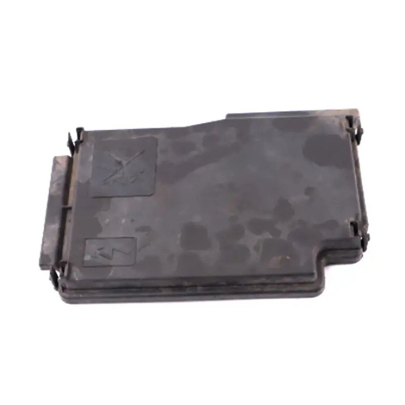 Traffic MK3 Fuse Box Cover to Renault with Part number 243121532R Renault Traffic MK3 Fuse Box Cover - SKU 243121532R - Part number 243121532R