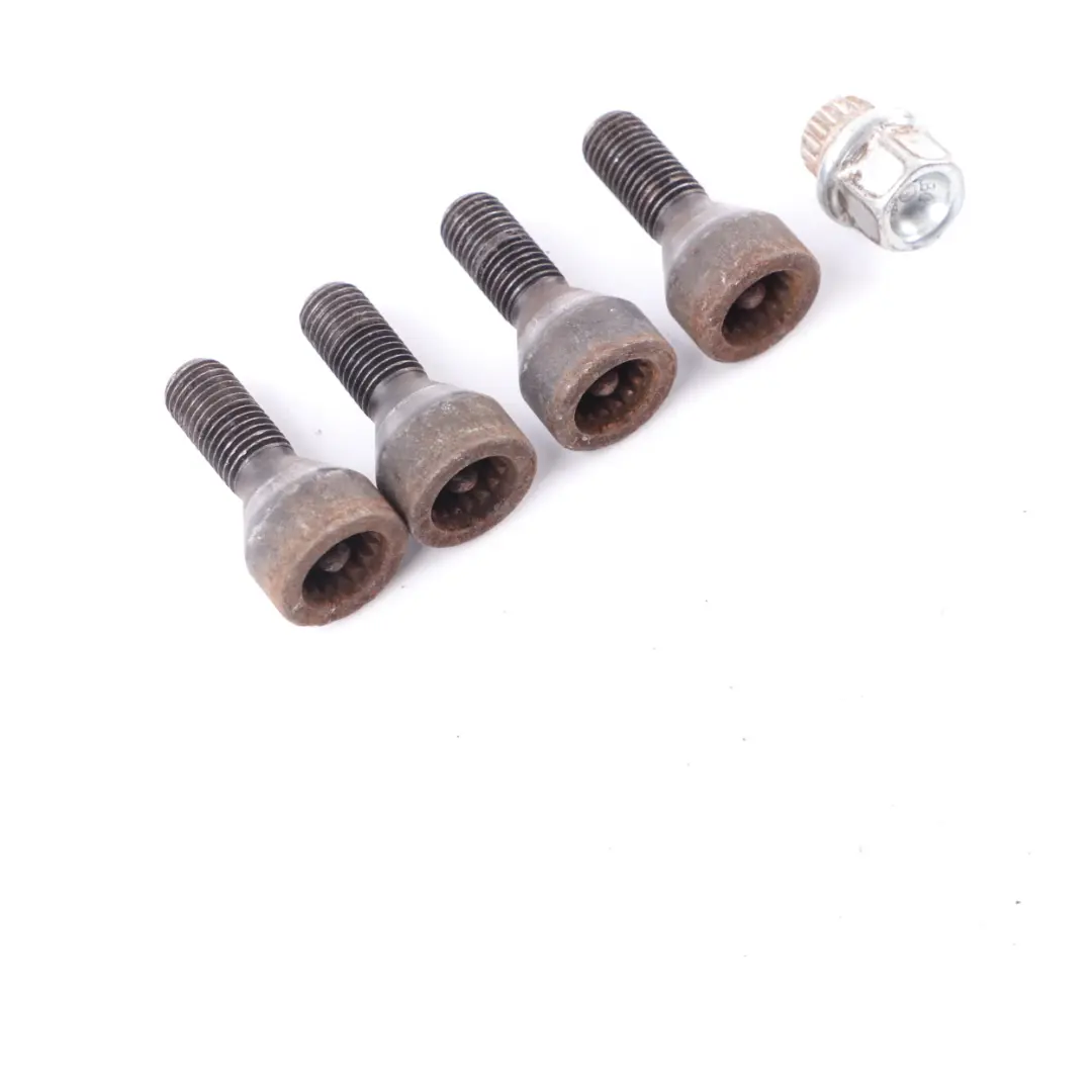 Set di quattro bulloni ruota nero con adattatore sicurezza per BMW E60 E84 E87 E90 con numero di parte 2453959 BMW E60 E84 E87 E90 Set di quattro bulloni ruota nero con adattatore sicurezza - SKU 2453959-4 - Numero di parte 2453959