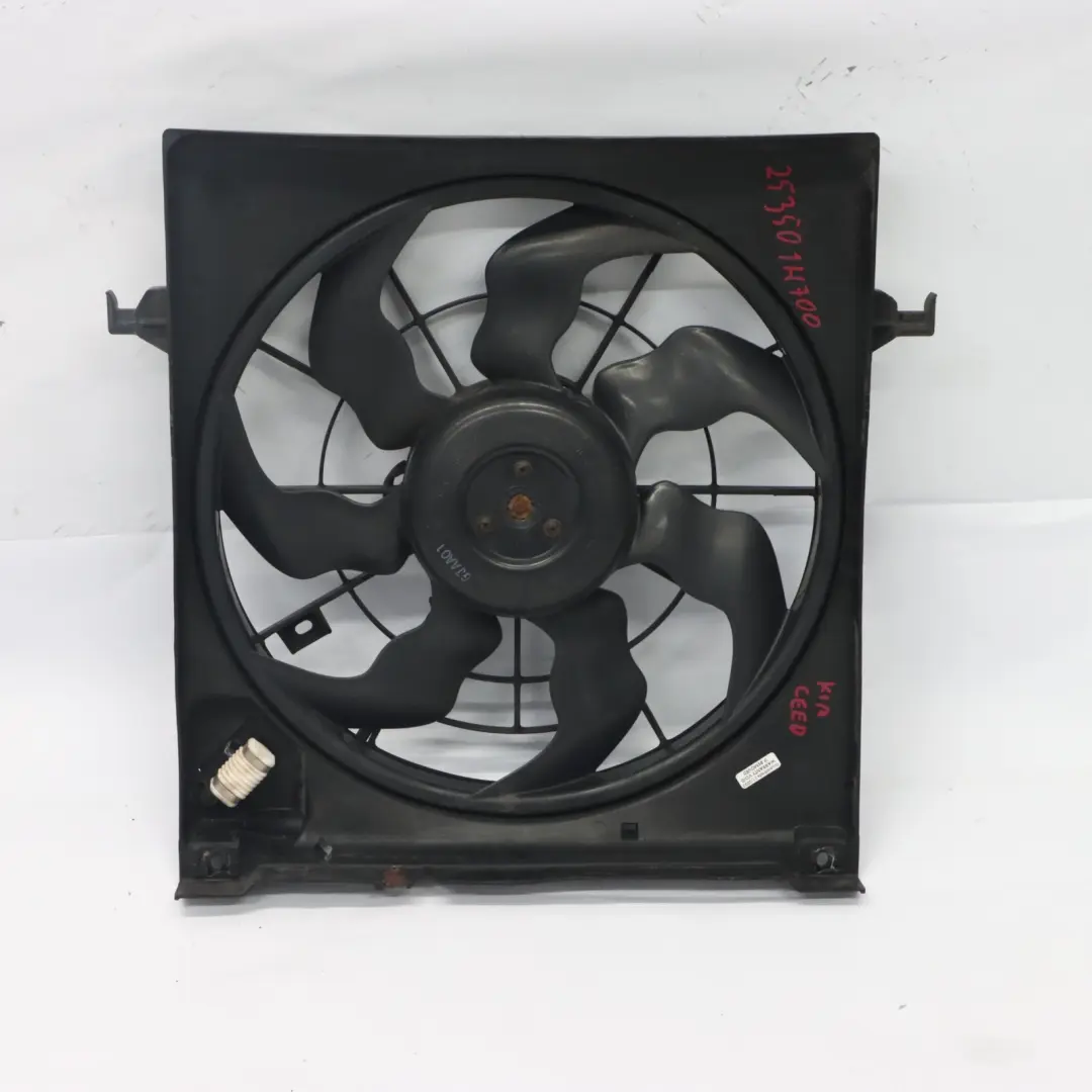 Ventilateur de radiateur Unité de moteur de refroidissement pour Kia Ceed à propos du numéro de pièce 253501H700 Kia Ceed Ventilateur de radiateur Unité de moteur de refroidissement - SKU 253501H700 - Numéro de pièce 253501H700