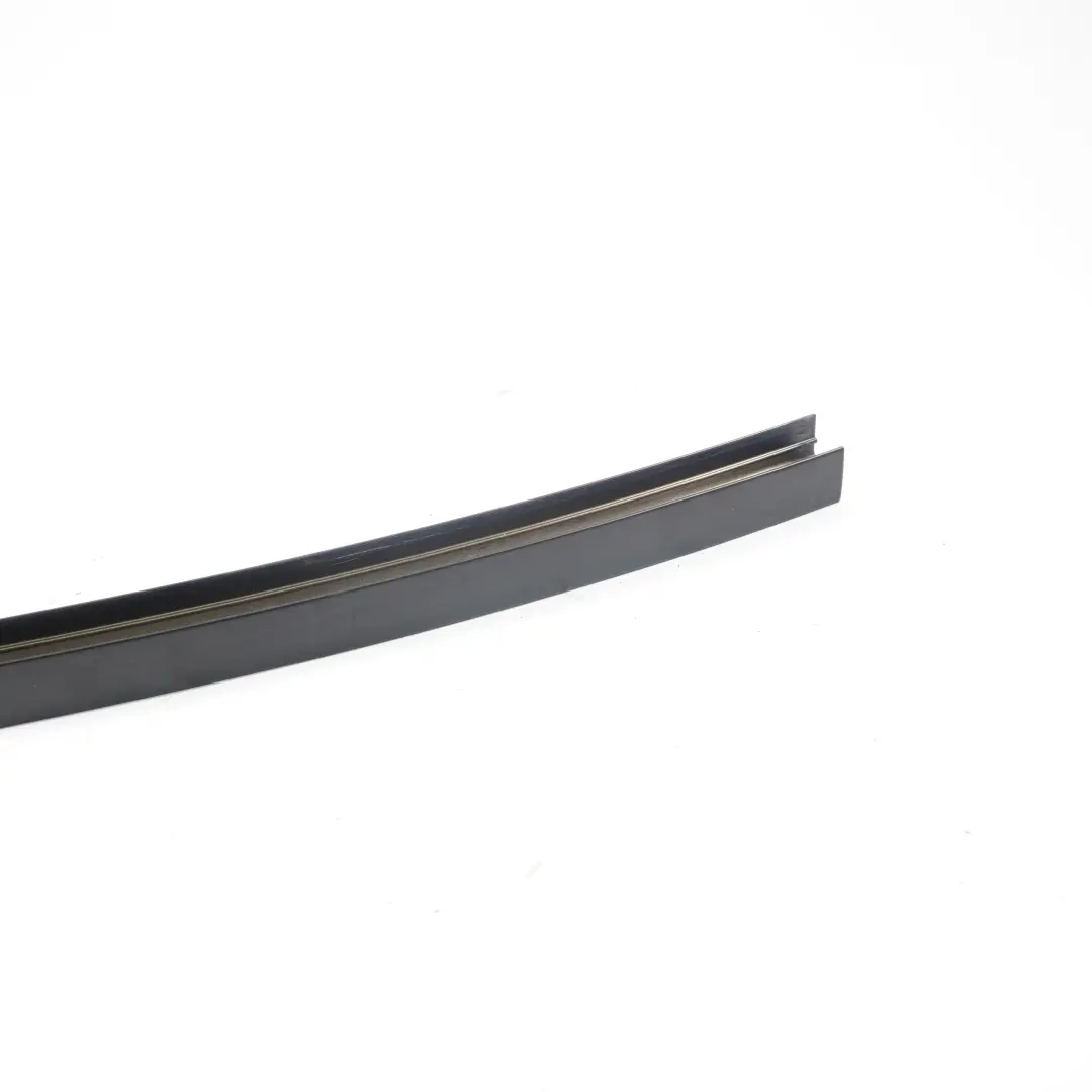 BMW F10 Rivestimento Guida Finestrino Posteriore Destro Web Cover Nero - SKU 2577238 - Numero di parte 2577238