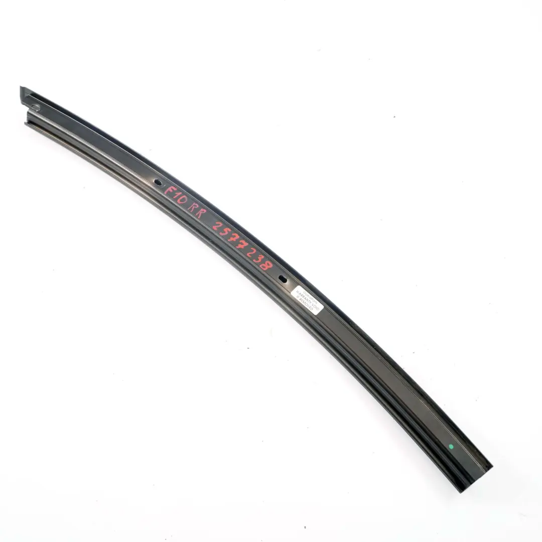 BMW F10 Window Guide Web Cover Trim noir arriere droit - SKU 2577238 - Numéro de pièce 2577238