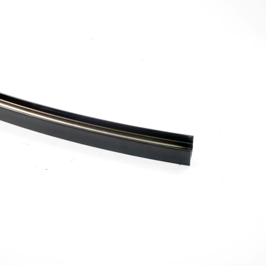 BMW F10 Guia De La ventana trasera derecha O / S Web Cubierta Negro - SKU 2577238 - Número de pieza 2577238