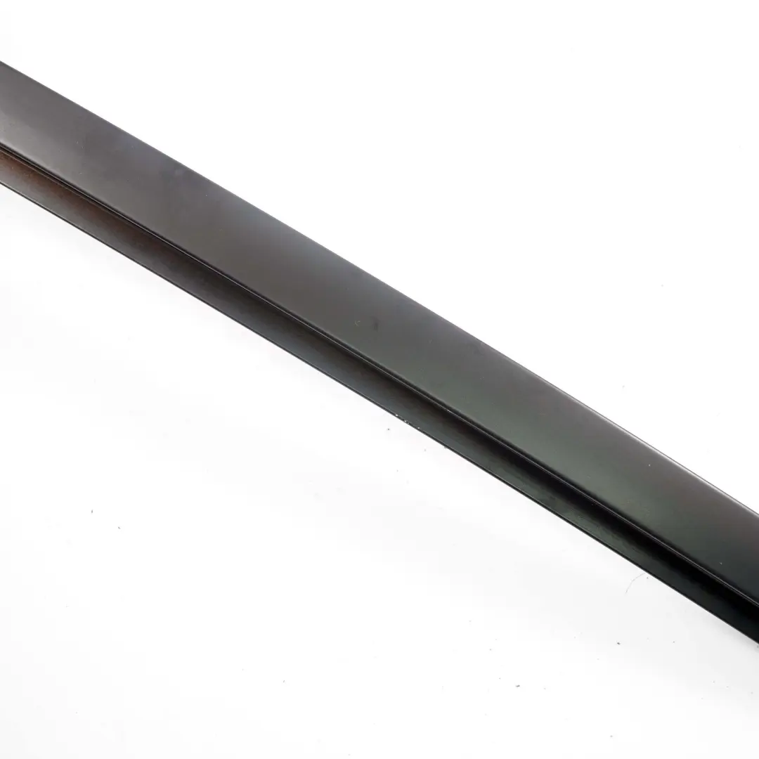 BMW F10 Window Guide Web Cover Trim noir arriere droit - SKU 2577238 - Numéro de pièce 2577238