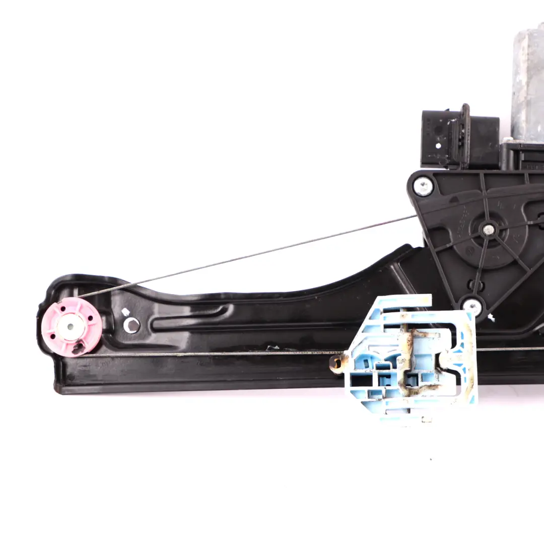 Elevalunas Con Motor Delantero Izquierdo para BMW 2 F45 Active Tourer con número de pieza 2579945 BMW 2 F45 Active Tourer Elevalunas Con Motor Delantero Izquierdo - SKU 2579945 - Número de pieza 2579945