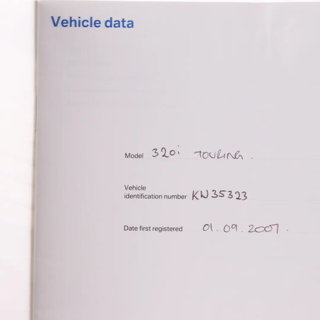 Owner's Service Handbook E91 iDrive Manual Pouch Case Wallet Set to BMW E90 LCI with Part number 2605543 BMW E90 LCI Owner's Service Handbook E91 iDrive Manual Pouch Case Wallet Set - SKU 2600888 - Part number 2605543