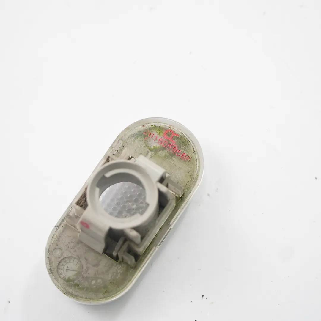 Piloto intermitente Opel Vivaro B lado derecho guardabarros para con número de pieza 261658184R Piloto intermitente Opel Vivaro B lado derecho guardabarros - SKU 261605956R - Número de pieza 261658184R
