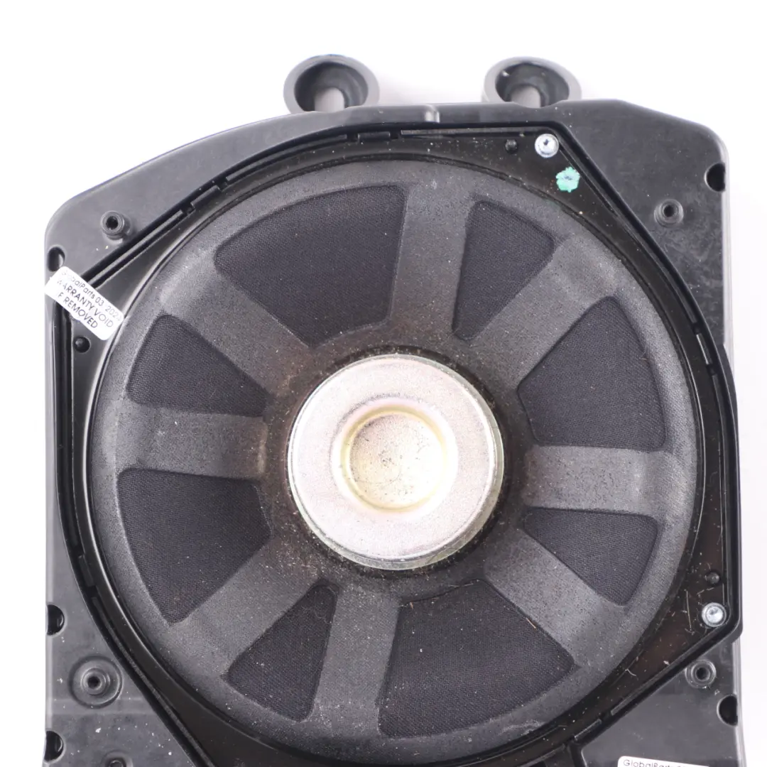 Altavoz central de graves Subwoofer Woofer derecho Harman Kardon para BMW F40 con número de pieza 2622666 BMW F40 Altavoz central de graves Subwoofer Woofer derecho Harman Kardon - SKU 2622666 - Número de pieza 2622666