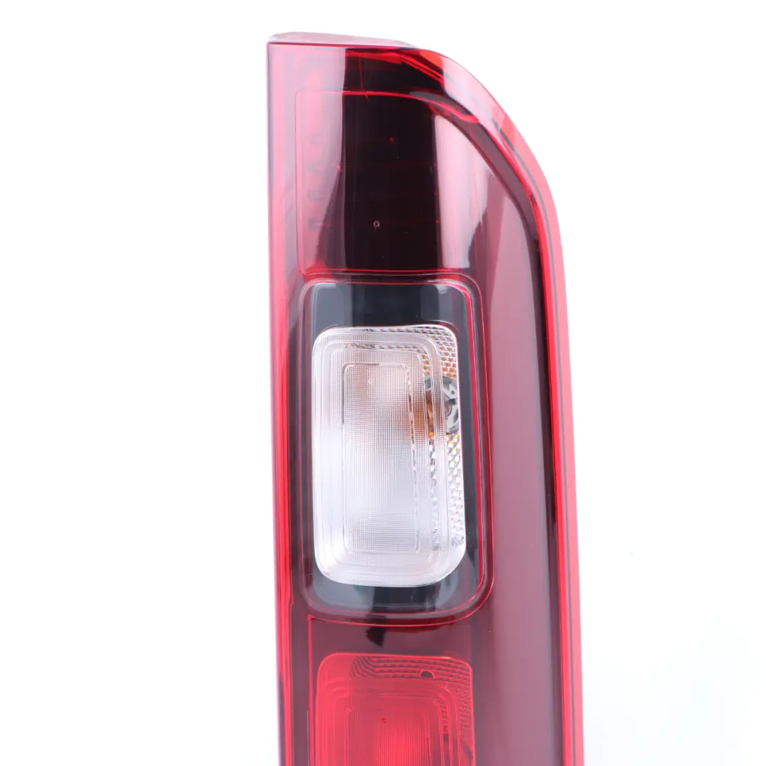 Fanale posteriore Fanale posteriore destro per Renault Trafic 3 Vauxhall Vivaro B con numero di parte 265504656R Renault Trafic 3 Vauxhall Vivaro B Fanale posteriore Fanale posteriore destro - SKU 265504656R - Numero di parte 265504656R
