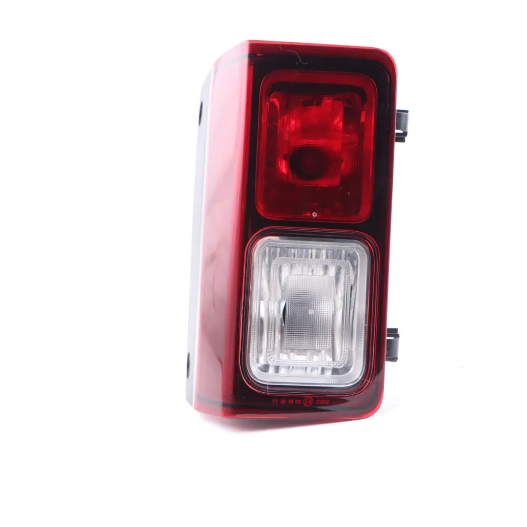 Lampa Cofania Tylna Prawy Tył do Renault Trafic 3 Opel Vivaro B o numerze 265549399R Renault Trafic 3 Opel Vivaro B Lampa Cofania Tylna Prawy Tył - SKU 265549399R - Numer Części 265549399R
