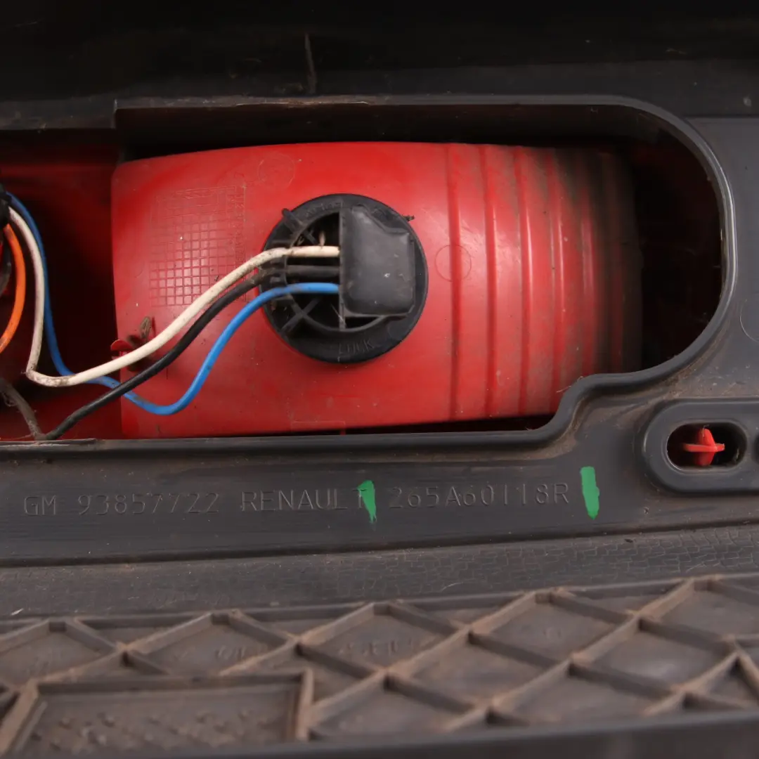 Lamp Renault Trafic 2 Vauxhall Vivaro Left N/S Light Taillight to Rear with Part number 265A60118R Rear Lamp Renault Trafic 2 Vauxhall Vivaro Left N/S Light Taillight - SKU 265A60118R-1 - Part number 265A60118R