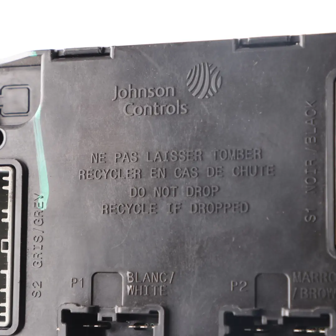 Body Control Module to Vauxhall Vivaro B Renault Trafic III 1.6 Diesel BCM with Part number 2675974 Vauxhall Vivaro B Renault Trafic III 1.6 Diesel BCM Body Control Module - SKU 2675974 - Part number 2675974