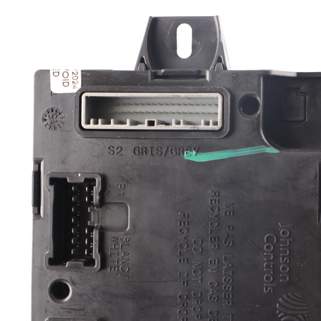 Body Control Module to Vauxhall Vivaro B Renault Trafic III 1.6 Diesel BCM with Part number 2675974 Vauxhall Vivaro B Renault Trafic III 1.6 Diesel BCM Body Control Module - SKU 2675974 - Part number 2675974