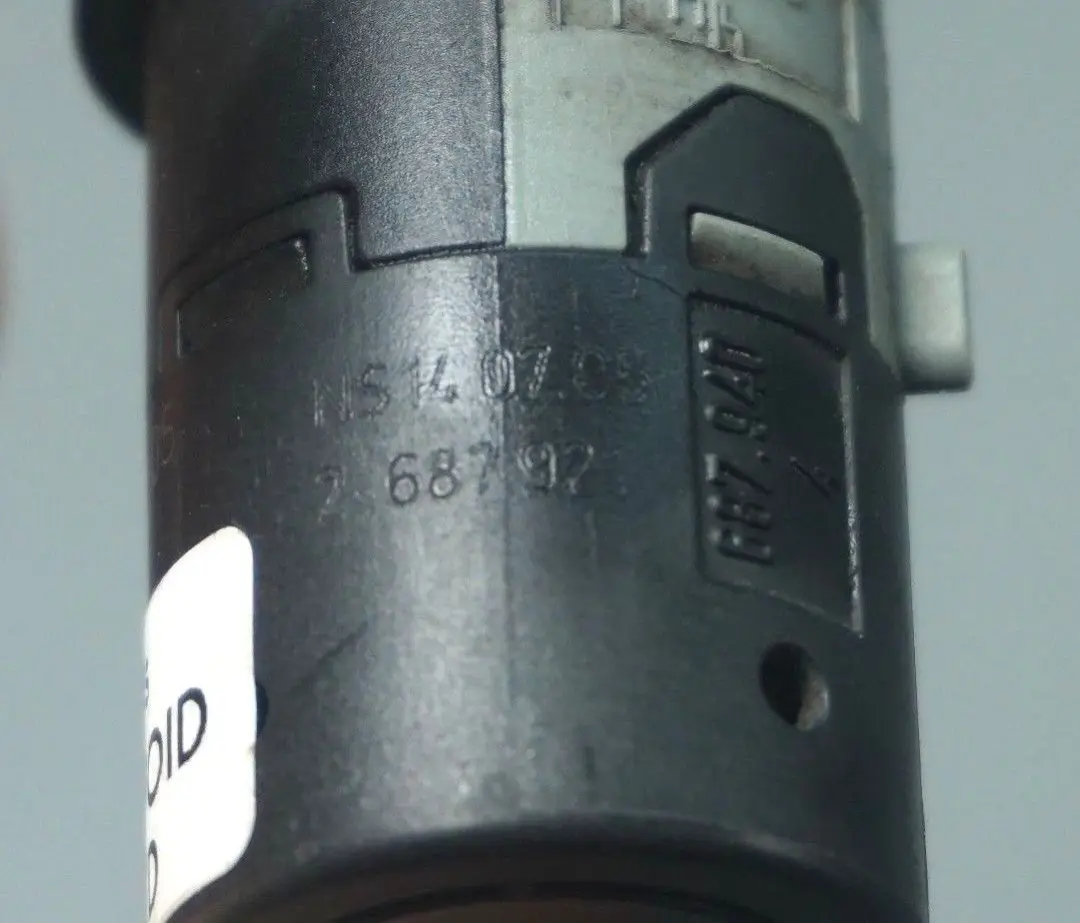 PDC Ultraschallwandler Sensor Hinten Schwarz 4687921 für BMW 5 X3 er E60 E61 E83 LCI mit Teilenummer 2687921 BMW 5 X3 er E60 E61 E83 LCI PDC Ultraschallwandler Sensor Hinten Schwarz 4687921 - SKU 2687921 - Teilenummer 2687921