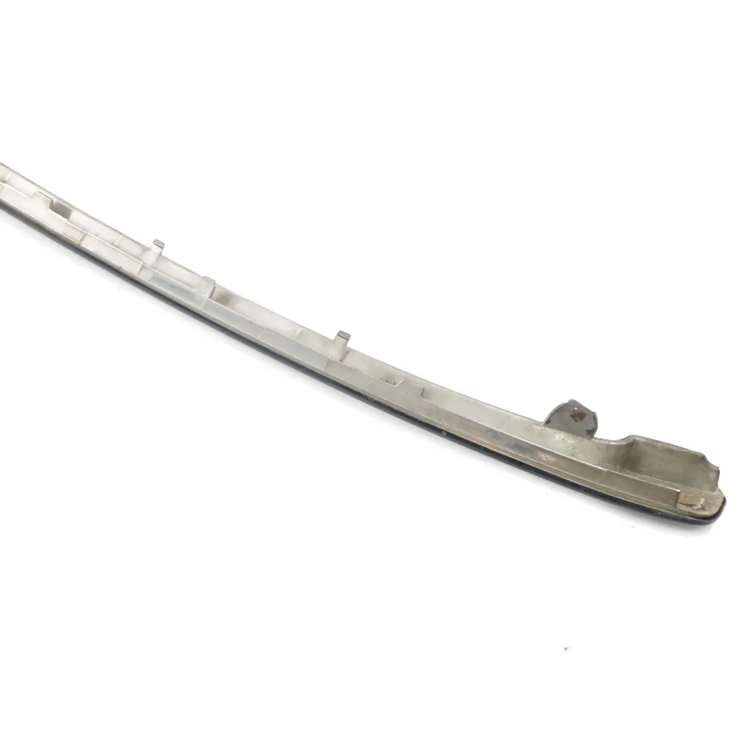 Listwa Grilla Czarna do Mini Cooper S R56 o numerze 2751625 Mini Cooper S R56 Listwa Grilla Czarna - SKU 2751625-1 - Numer Części 2751625