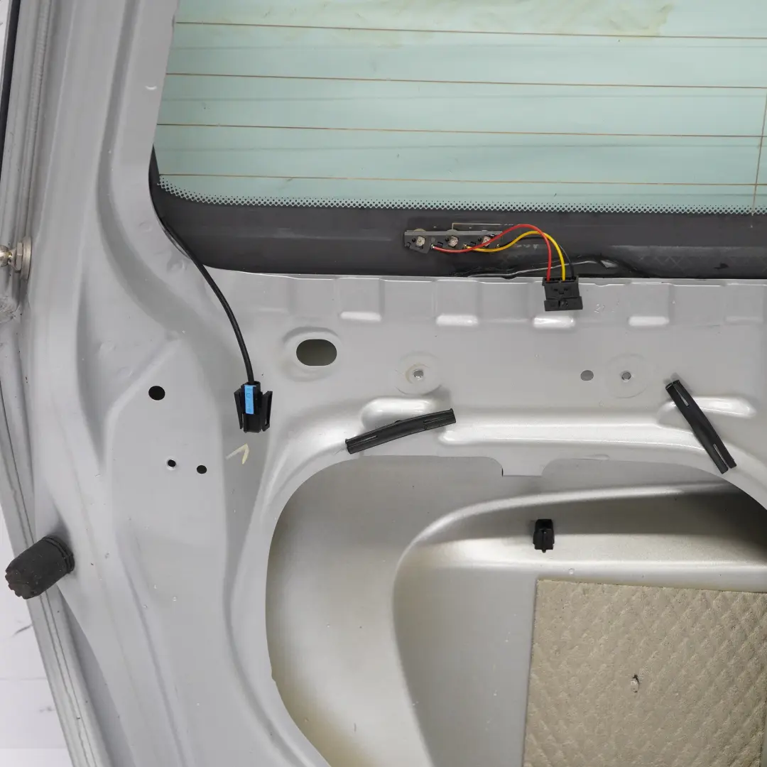 Klapa Bagażnika Pure Silver - 900 do Mini R56 o numerze 2752015 Mini R56 Klapa Bagażnika Pure Silver - 900 - SKU 2752015-PS - Numer Części 2752015