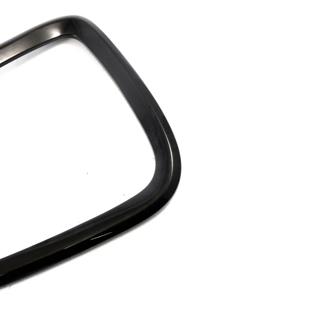 Mini Cooper R56 R55 R57 R58 Tail Light Finisher Left Rear Negro - SKU 2752243-1 - Número de pieza 2752243