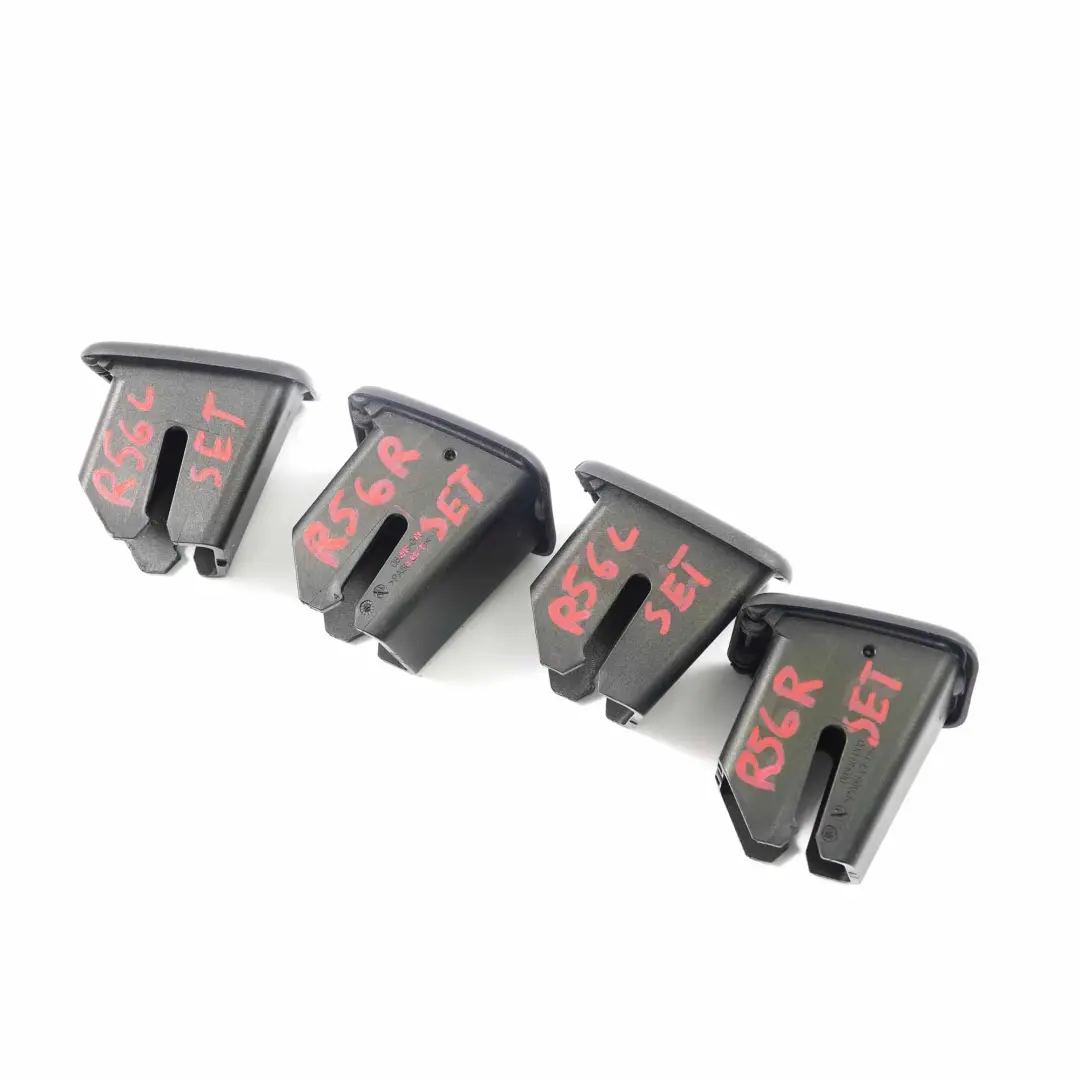 Cubierta Asiento Trasero Izquierda Carbono Negro Juego Isofix para MINI R55 R56 con número de pieza 2752701 MINI R55 R56 Cubierta Asiento Trasero Izquierda Carbono Negro Juego Isofix - SKU 2752701/2752702 - Número de pieza 2752701