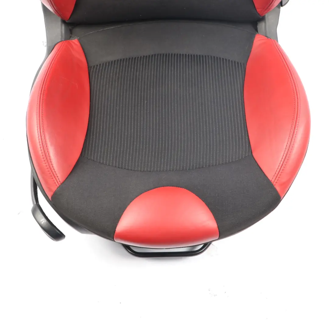 Fotel Sport Przedni Lewy Półskóra Czarno Czerwony do Mini R55 R56 o numerze 2753498 Mini R55 R56 Fotel Sport Przedni Lewy Półskóra Czarno Czerwony - SKU 2753498-1 - Numer Części 2753498