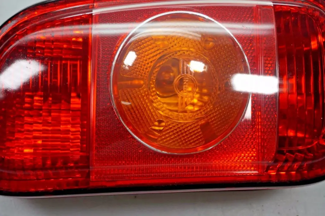 Lampa Prawa Tylna Prawy Tył do Mini Clubman R55 o numerze 2755116 Mini Clubman R55 Lampa Prawa Tylna Prawy Tył - SKU 2755116 - Numer Części 2755116