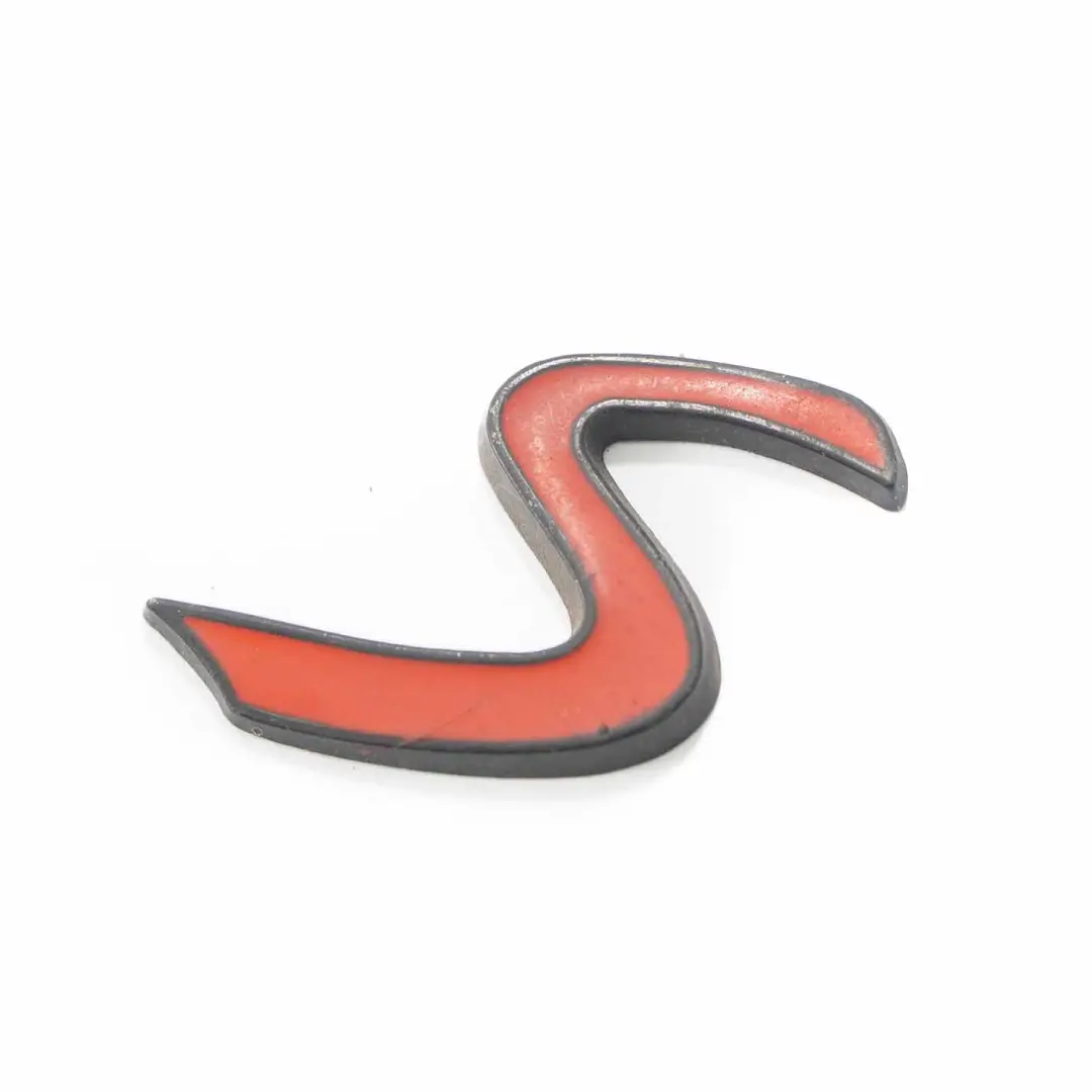 Emblemat Napis Znaczek Logo Klapy Bagażnika COOPER S do Mini R56 R57 o numerze 2755618 Mini R56 R57 Emblemat Napis Znaczek Logo Klapy Bagażnika COOPER S - SKU 2755618-1 - Numer Części 2755618